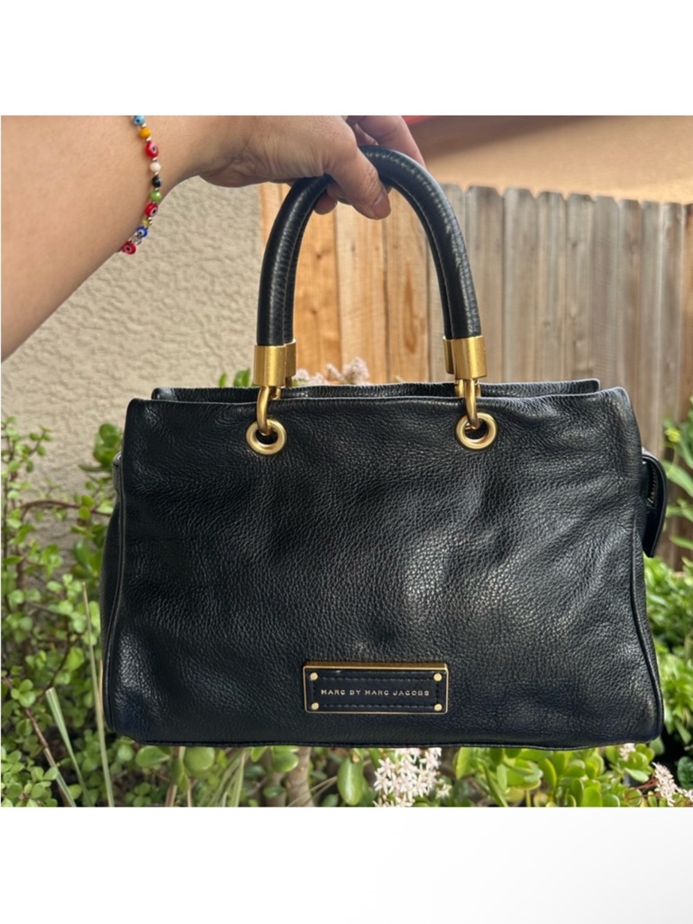 𝓜𝓪𝓻𝓒 𝓫𝔂 𝓜𝓪𝓻𝓒 𝓙𝓪𝓒𝓸𝓫𝓢 Black Satchel with Gold Accents - no strap